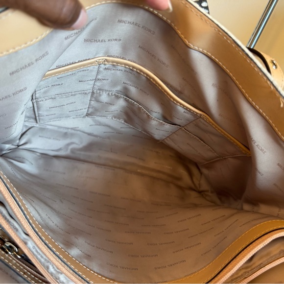 Michael Kors Cream and Tan Signature Tote - Picture 5 of 16